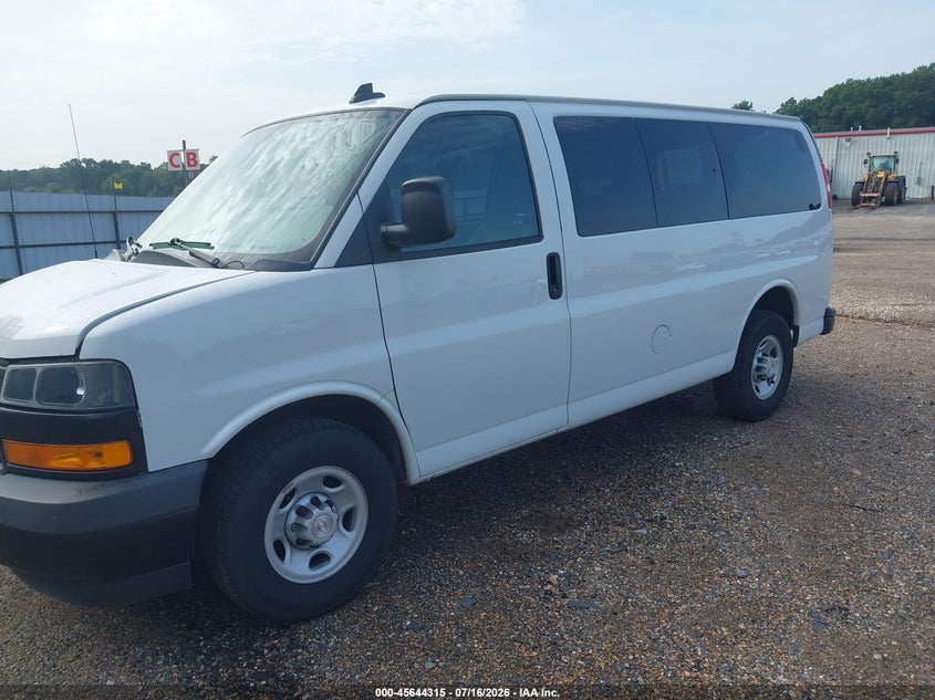 2019 CHEVROLET EXPRESS 2500 auction photo 2