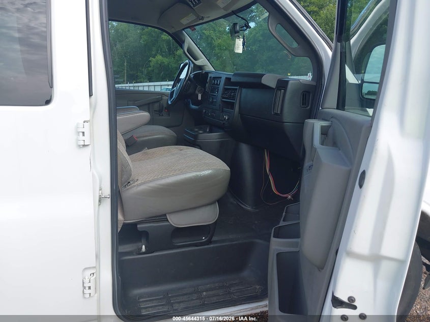 2019 CHEVROLET EXPRESS 2500 auction photo 5