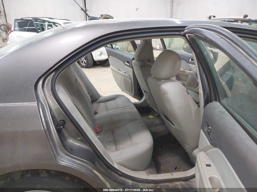 2011 FORD FUSION auction photo 8