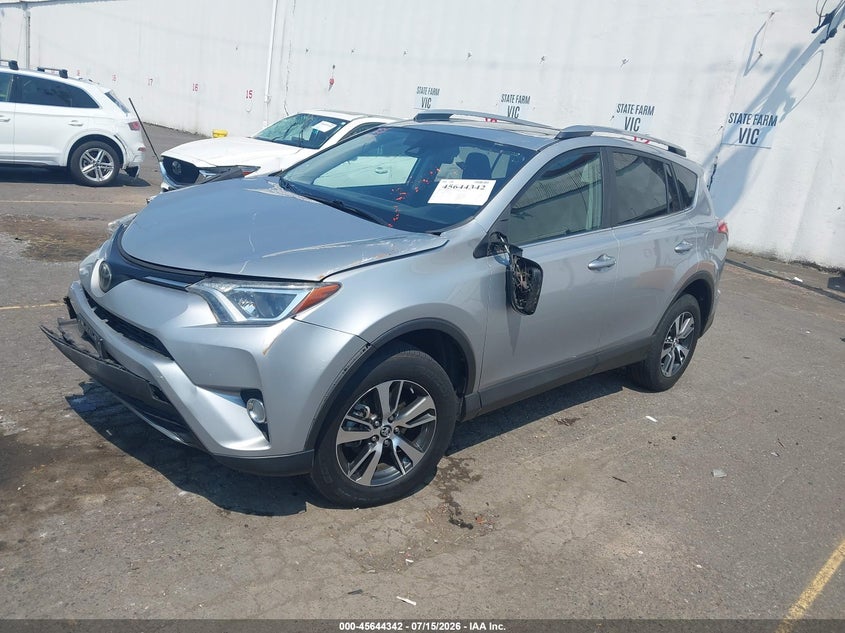 2018 Toyota RAV 4, Right Front, IAAI, VIN 2T3RFREV5JW800188 — photo 2