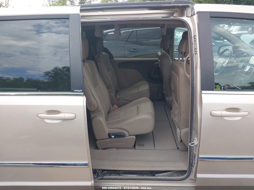 2012 Chrysler Town & Country Touring VIN: 2C4RC1BG2CR237615 Lot: 45644415