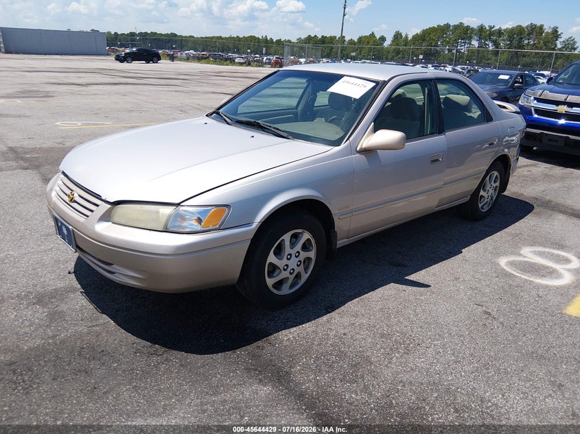 1999 Toyota Camry, Удар ззаду, IAAI, VIN 4T1BF22K4XU079219 — фото 2