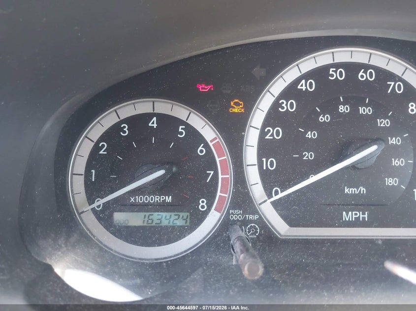 2004 TOYOTA SIENNA auction photo 7