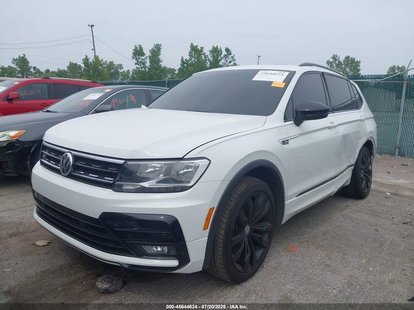 2020 Volkswagen Tiguan 2.0T Se/2.0T Se R-Line Black/2.0T Sel, Лівий бік, IAAI, VIN 3VV2B7AX3LM106646 — фото 2