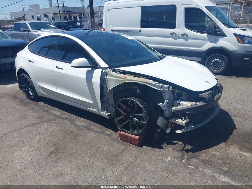 TESLA MODEL 3 - zdjęcie 1