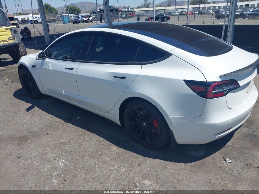 TESLA MODEL 3 - zdjęcie 3
