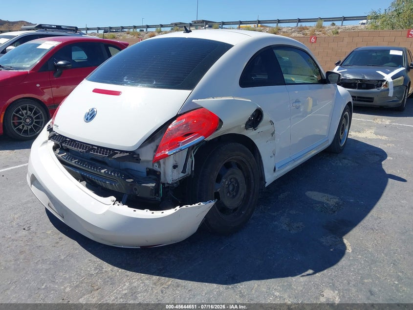 2013 VOLKSWAGEN BEETLE auction photo 4