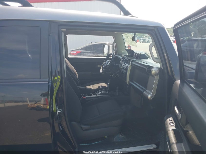 2007 TOYOTA FJ CRUISER auction photo 5