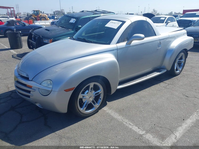 2005 CHEVROLET SSR auction photo 2