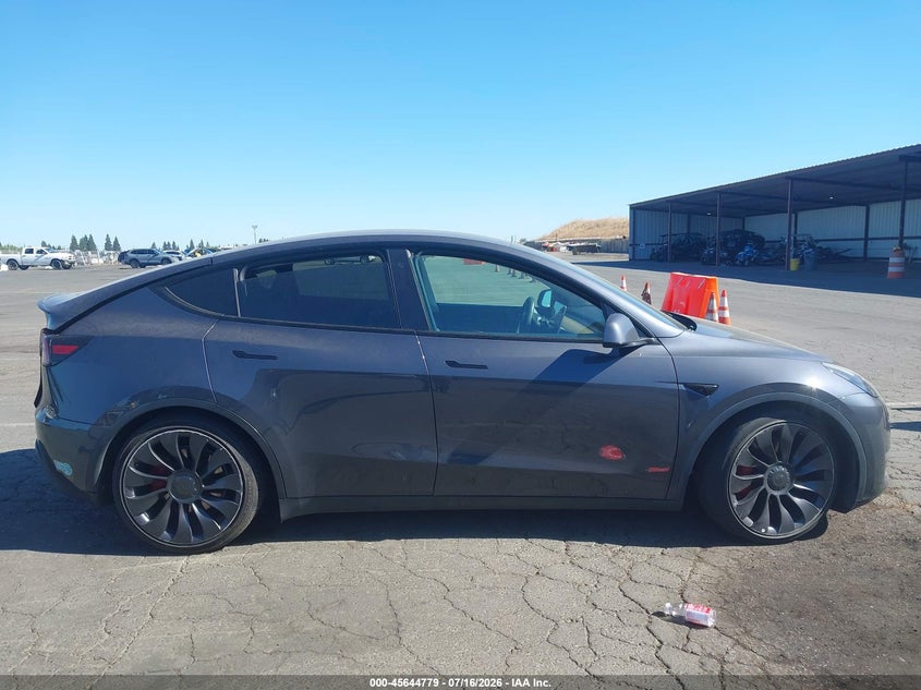2022 Tesla Model Y Performance Dual Motor All-Wheel Drive VIN: 7SAYGDEF7NF346237 Lot: 45644779