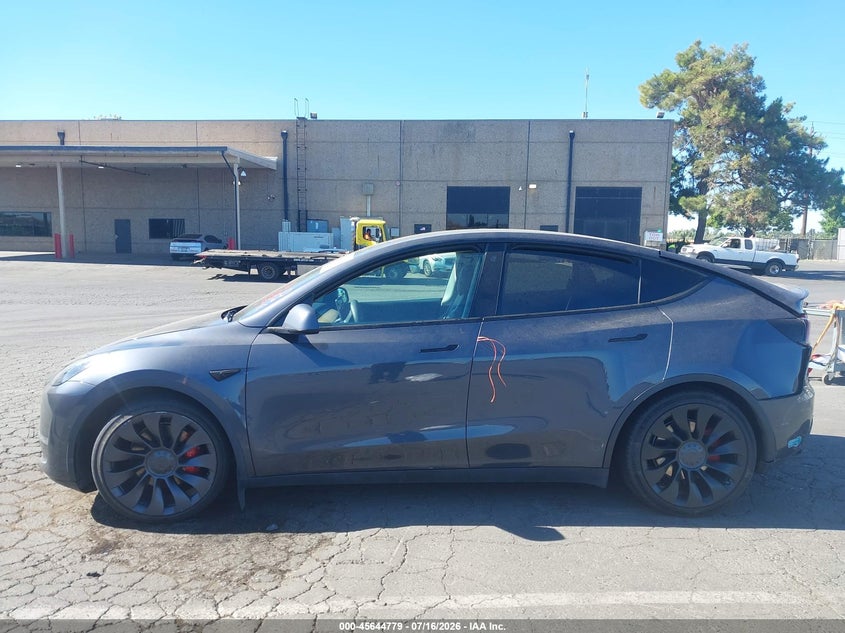2022 Tesla Model Y Performance Dual Motor All-Wheel Drive VIN: 7SAYGDEF7NF346237 Lot: 45644779