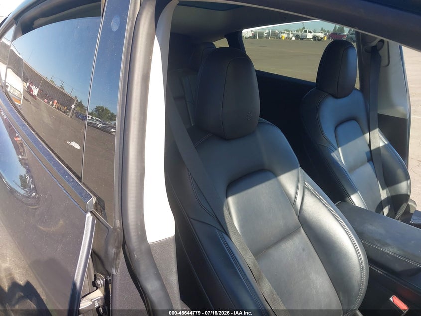 2022 Tesla Model Y Performance Dual Motor All-Wheel Drive VIN: 7SAYGDEF7NF346237 Lot: 45644779