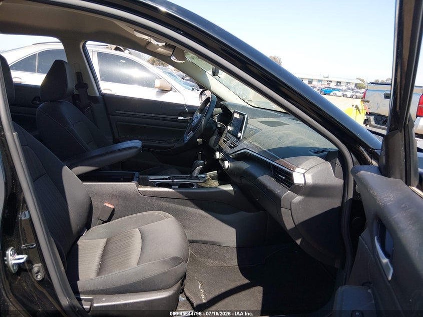 2024 NISSAN ALTIMA auction photo 5