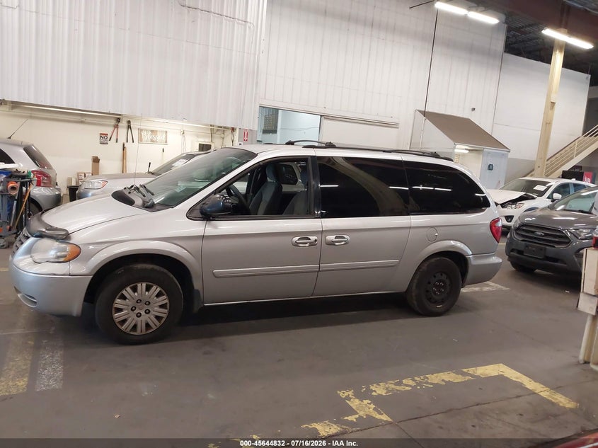 2005 Chrysler Town & Country Lx VIN: 2C4GP44R85R191013 Lot: 45644832