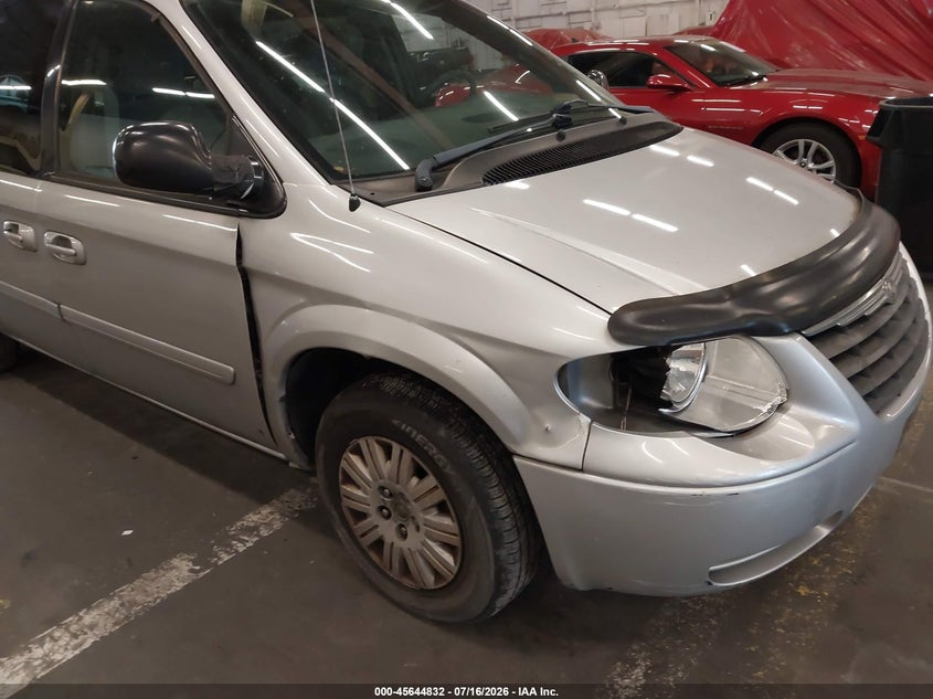 2005 Chrysler Town & Country Lx VIN: 2C4GP44R85R191013 Lot: 45644832