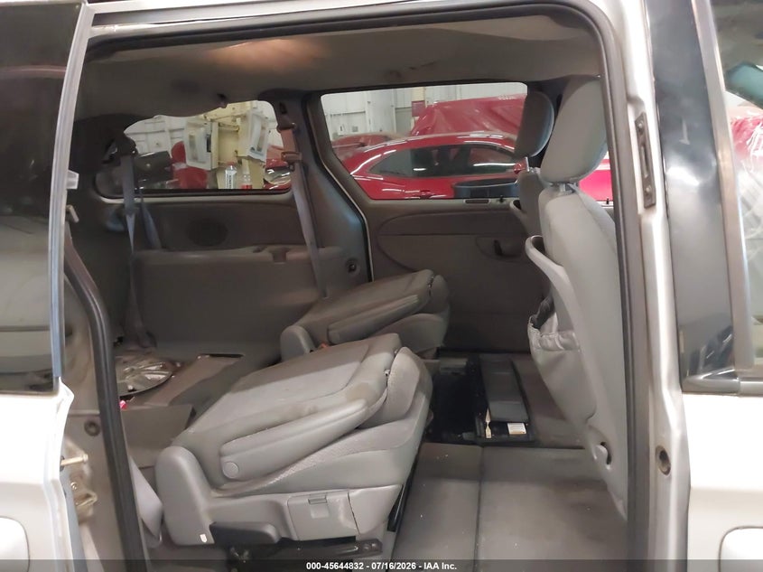 2005 Chrysler Town & Country Lx VIN: 2C4GP44R85R191013 Lot: 45644832