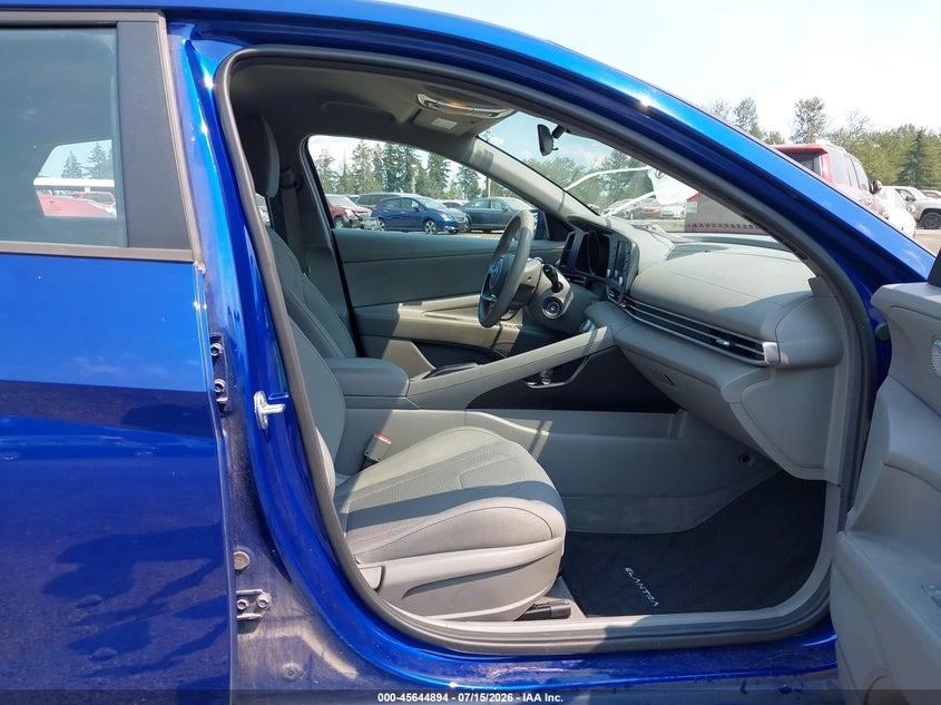 2021 HYUNDAI ELANTRA auction photo 5