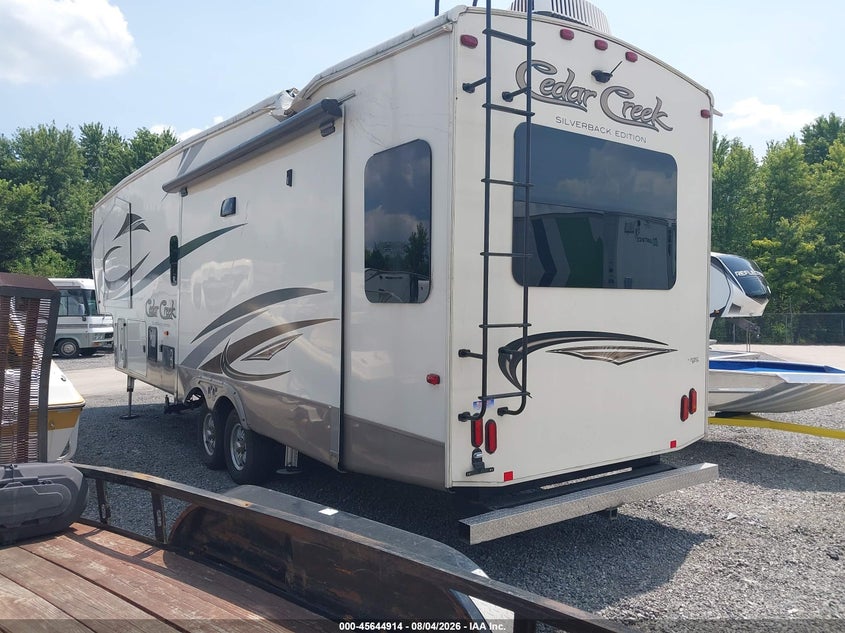 2017 CEDAR CREEK SILVERBACK SERIES 33 auction photo 3