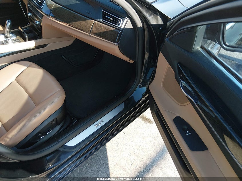 2012 BMW 740I auction photo 5