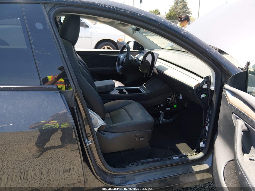 AtlanticExpress - Tesla Model Y