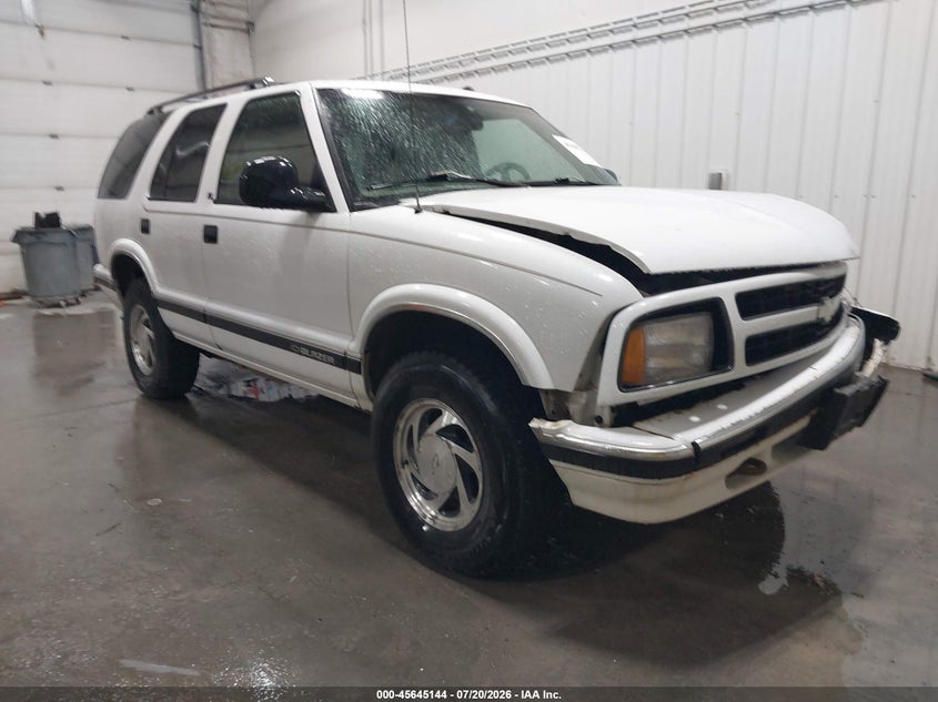 1997 CHEVROLET BLAZER auction photo 1