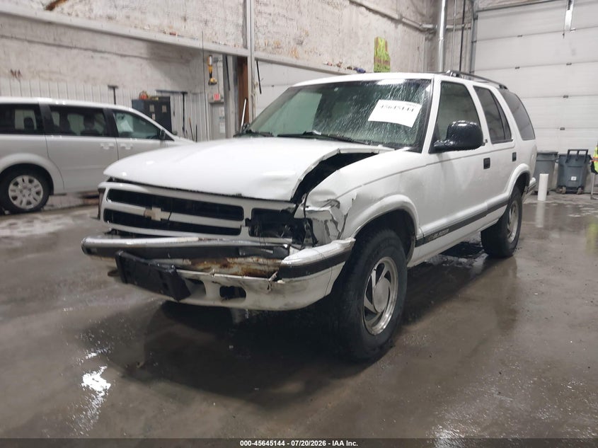 1997 CHEVROLET BLAZER auction photo 2