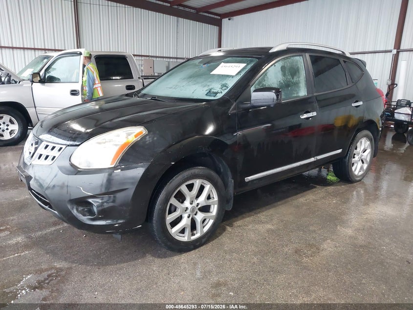2013 NISSAN ROGUE auction photo 2