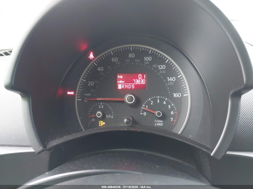 2010 VOLKSWAGEN NEW BEETLE auction photo 7