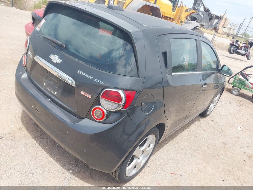 2015 CHEVROLET SONIC auction photo 4