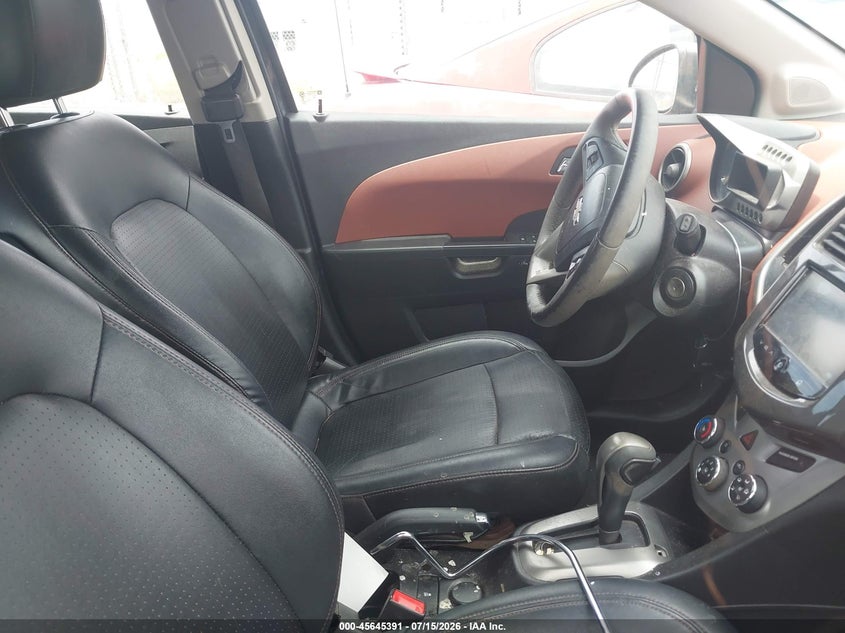2015 CHEVROLET SONIC auction photo 5