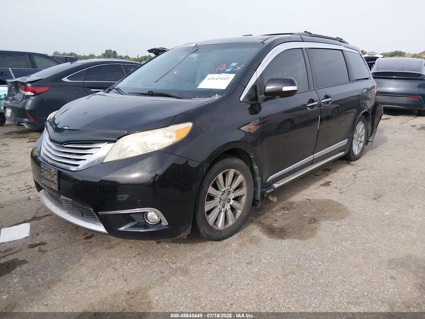 2013 Toyota Sienna, Rear, IAAI, VIN 5TDYK3DC0DS405376 — photo 2