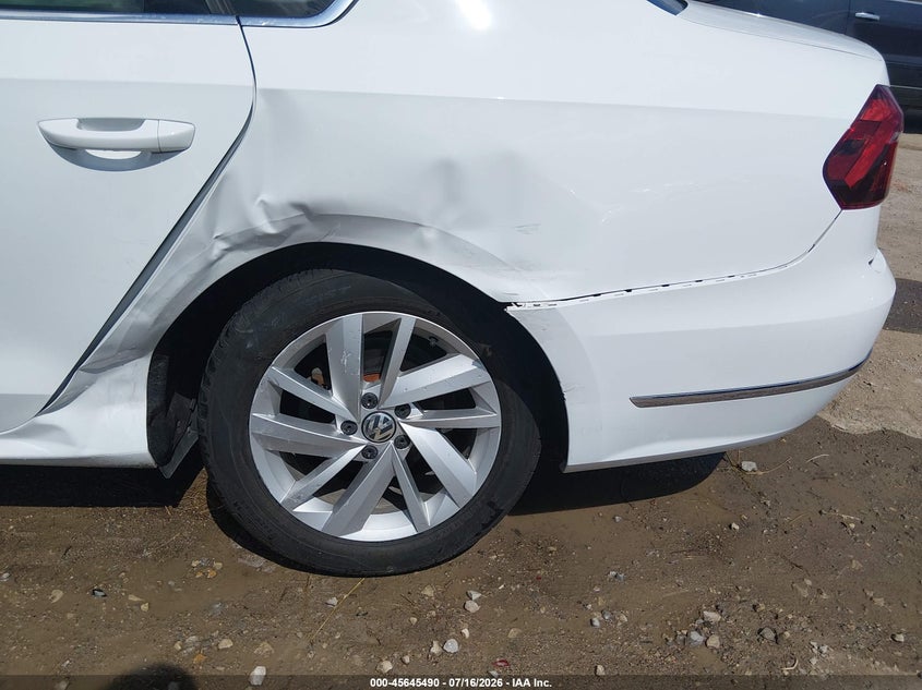 2018 Volkswagen Passat 2.0T Se VIN: 1VWBA7A38JC025636 Lot: 45645490