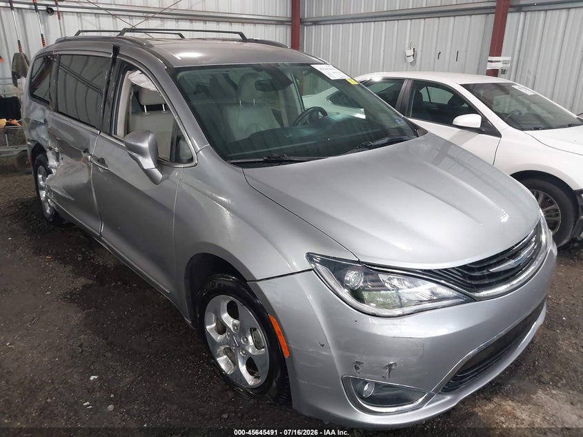 2018 CHRYSLER PACIFICA HYBRID auction photo 1