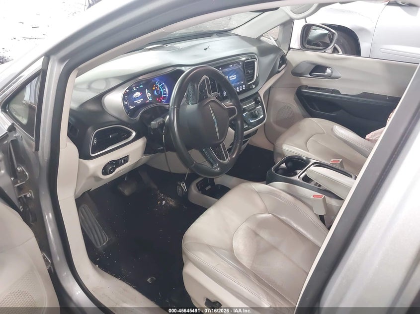 2018 CHRYSLER PACIFICA HYBRID auction photo 5