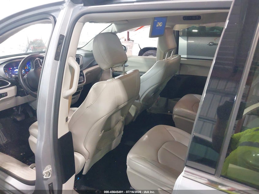 2018 CHRYSLER PACIFICA HYBRID auction photo 8