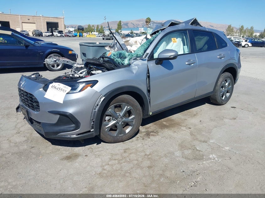 2026 Honda Hr-V 2Wd Lx, Right Side, IAAI, VIN 3CZRZ1H33TM728134 — photo 2