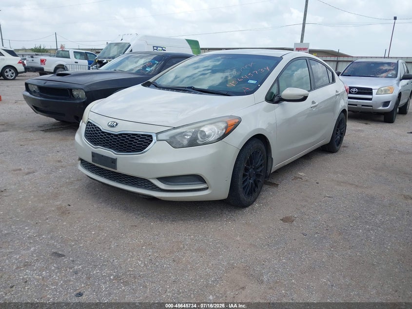 2015 Kia Forte, Normal Wear & Tear, IAAI, VIN KNAFK4A66F5366374 — photo 2