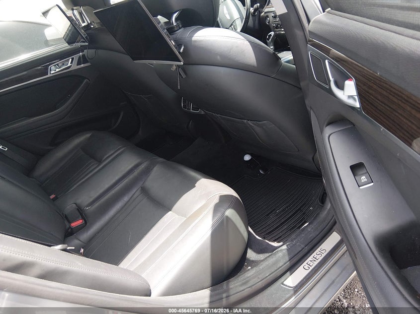 2015 HYUNDAI GENESIS auction photo 8