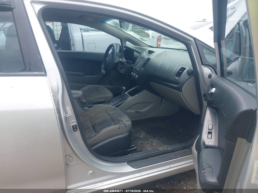 2015 KIA FORTE auction photo 5