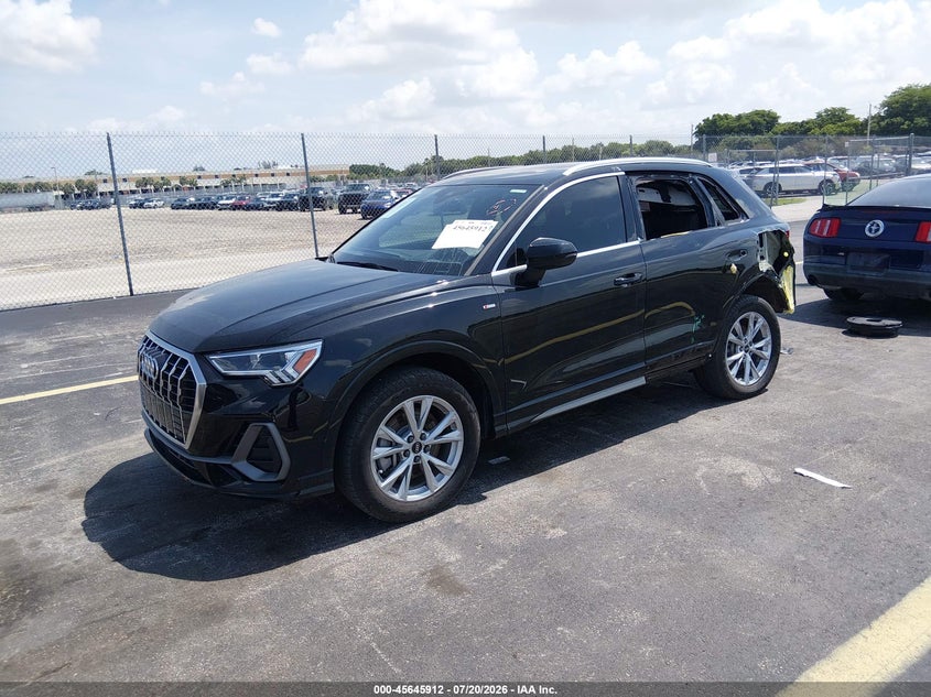 2022 Audi Q3, Left Side, IAAI, VIN WA1EECF37N1082086 — photo 2