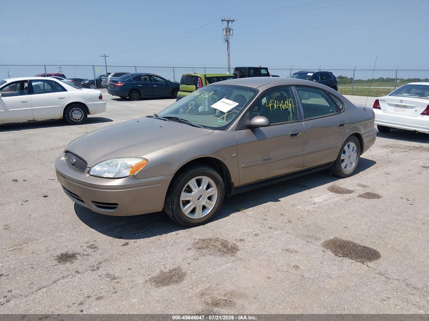 2005 FORD TAURUS auction photo 2