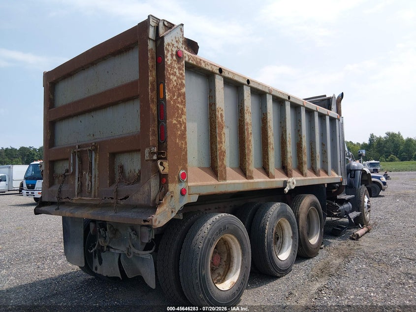 2005 INTERNATIONAL 7000 auction photo 4