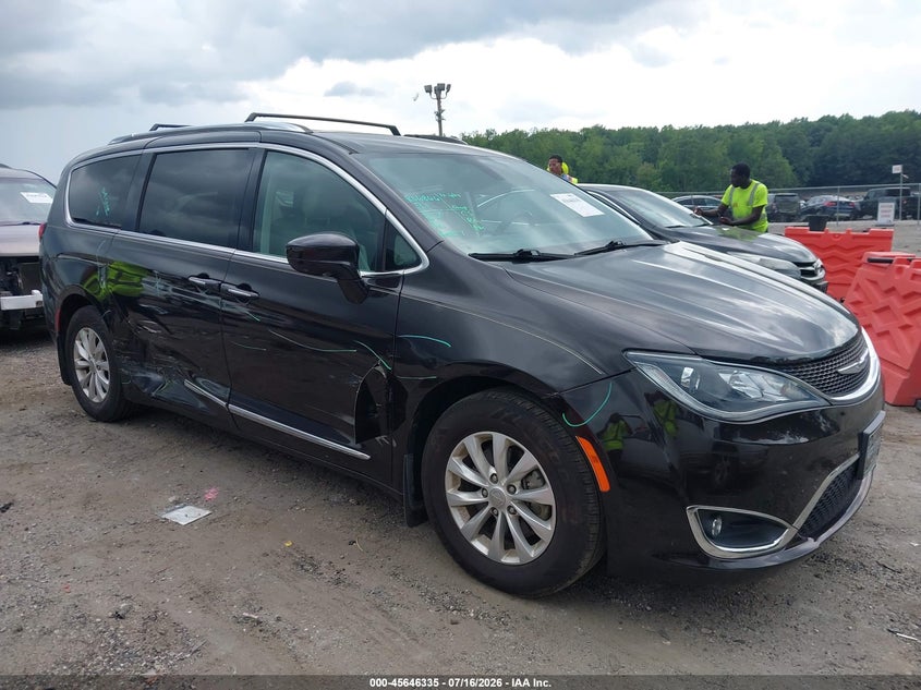 Vin: 2c4rc1eg8jr139603, lot: 46144890, chrysler pacifica touring l plus 2018 img_1