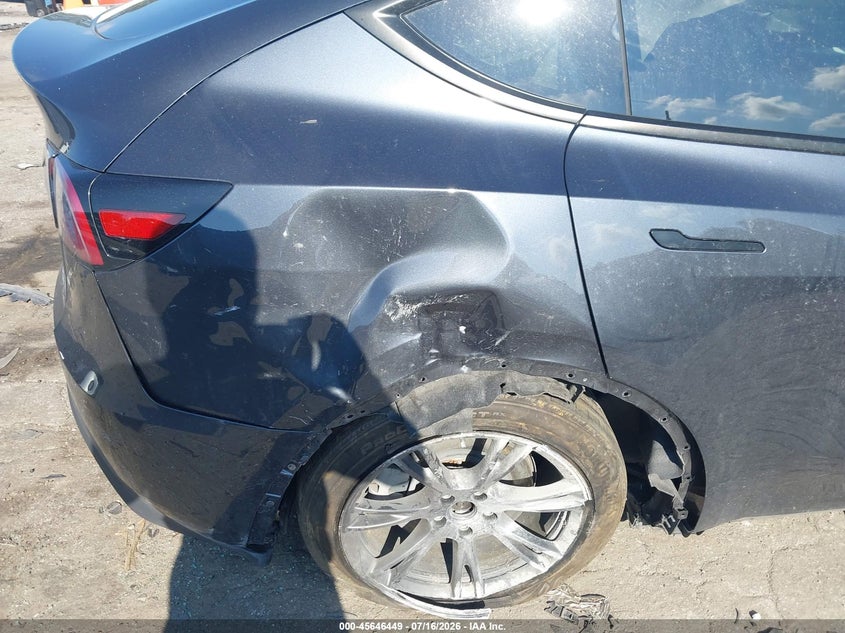 2025 TESLA MODEL Y auction photo 6