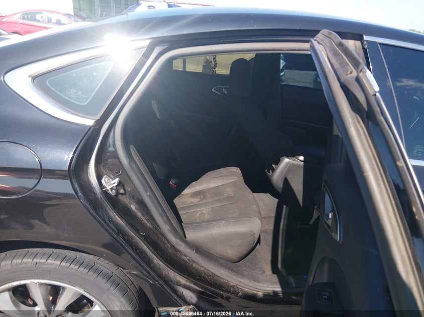 2016 CHRYSLER 200 auction photo 8