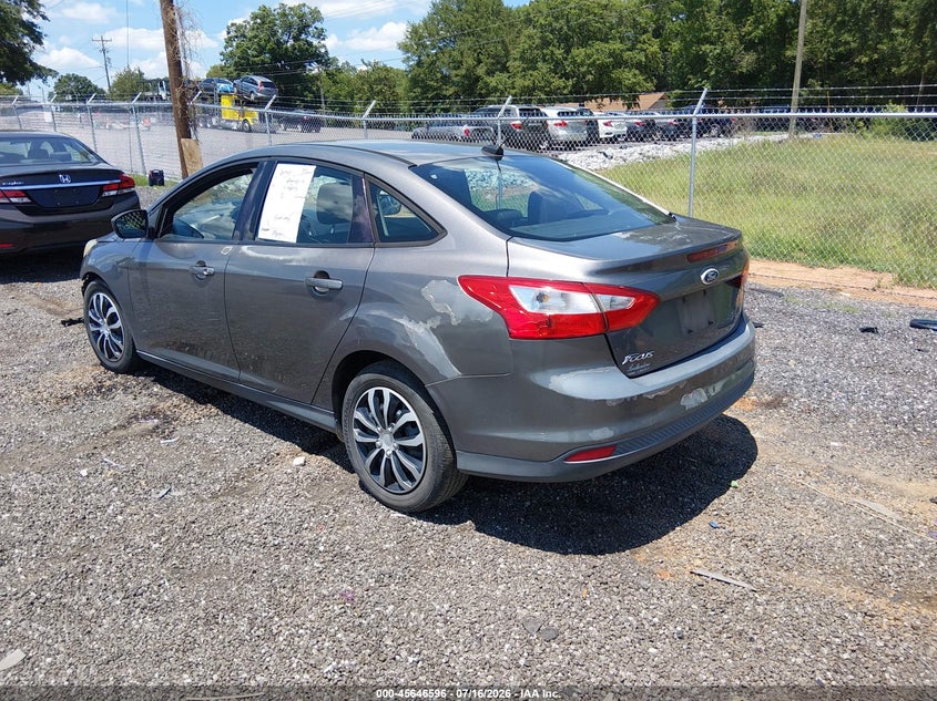 Vin: 1fahp3f22cl176985, lot: 46145151, ford focus se 20123