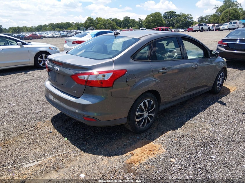 Vin: 1fahp3f22cl176985, lot: 46145151, ford focus se 20124