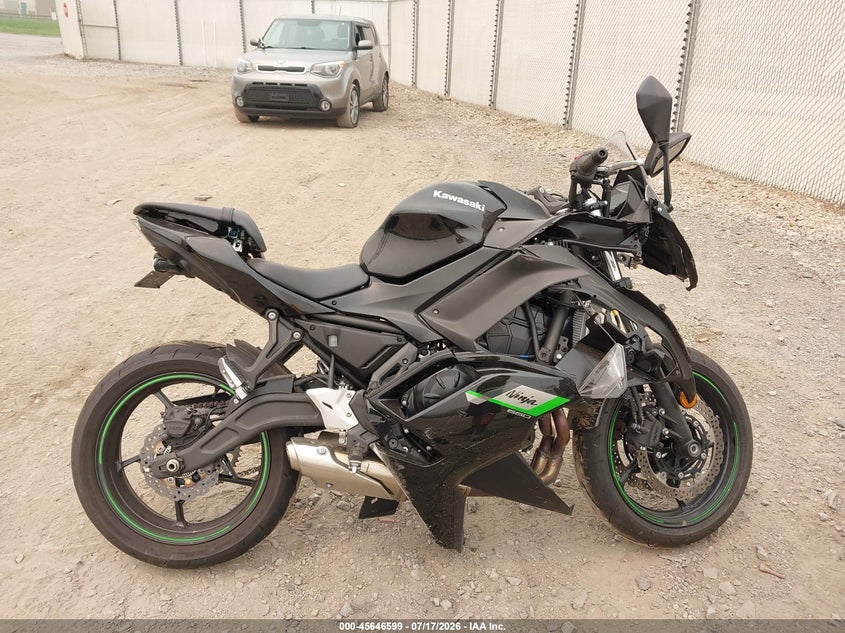 2025 Kawasaki Ex650 R VIN: ML5EXER14SDAD9768 Lot: 45646599