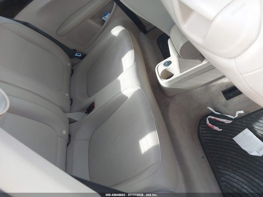 2015 VOLKSWAGEN BEETLE auction photo 8
