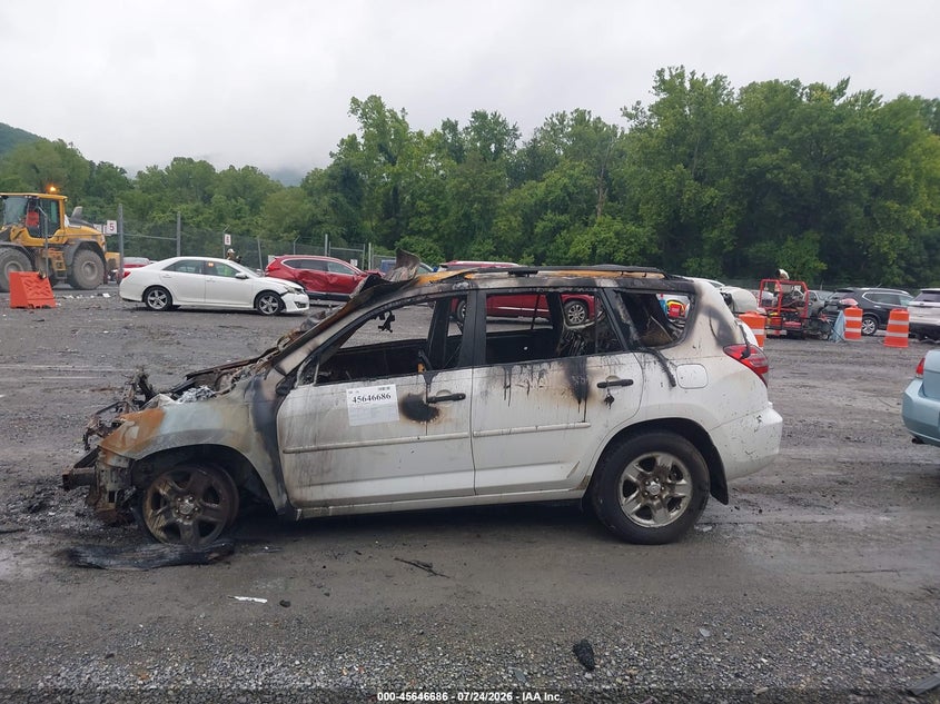 2010 TOYOTA RAV4 auction photo 6